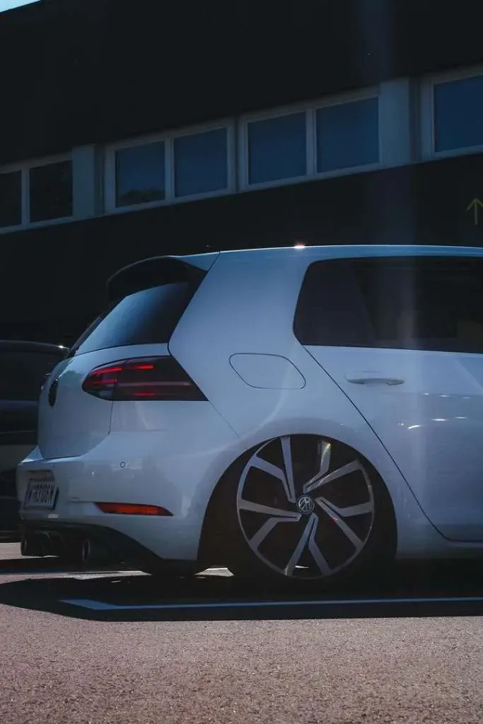 Volkswagen Golf 2019 photo 2