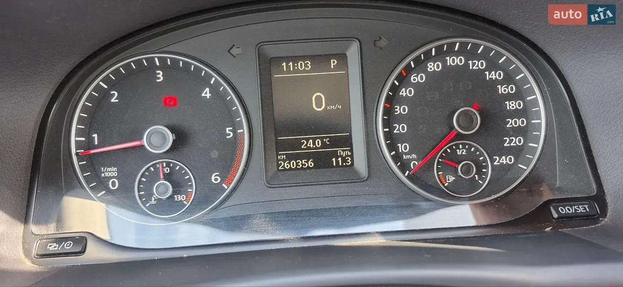 Volkswagen Touran 2013 photo 2