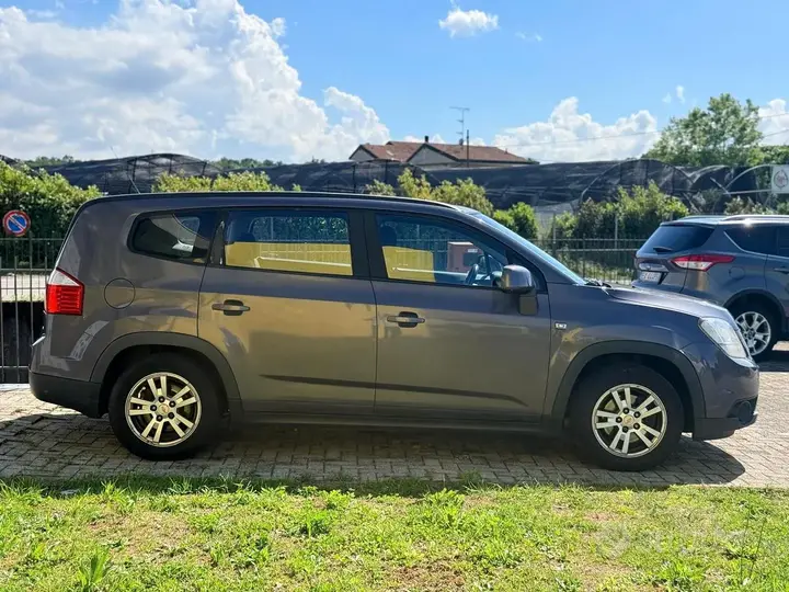 Chevrolet Orlando 2011 photo 3