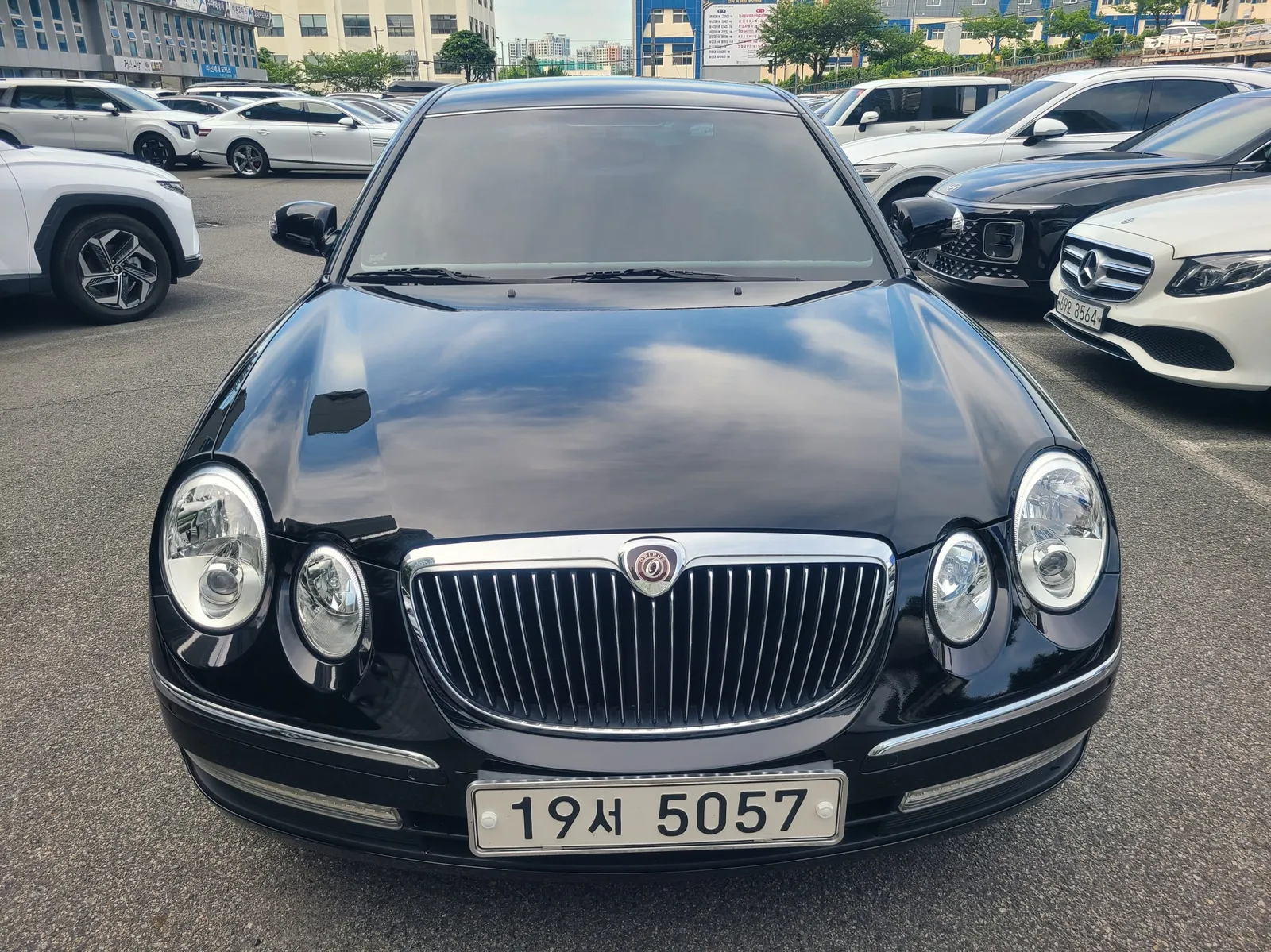 Kia Opirus