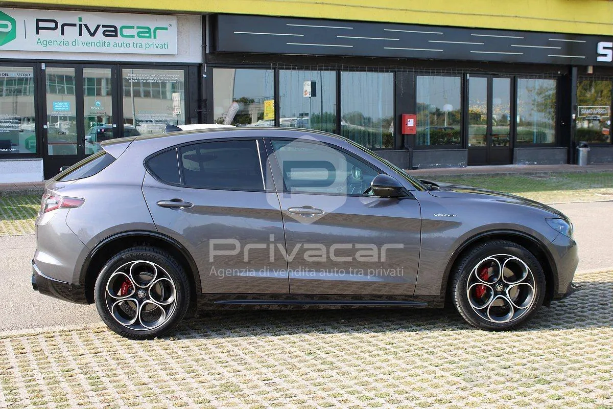 Alfa Romeo Stelvio 2024 photo 4