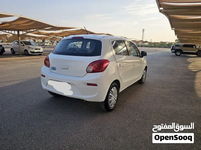 Mitsubishi Mirage 2018 photo 2