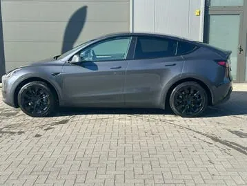 Tesla Model Y 2023 photo 2