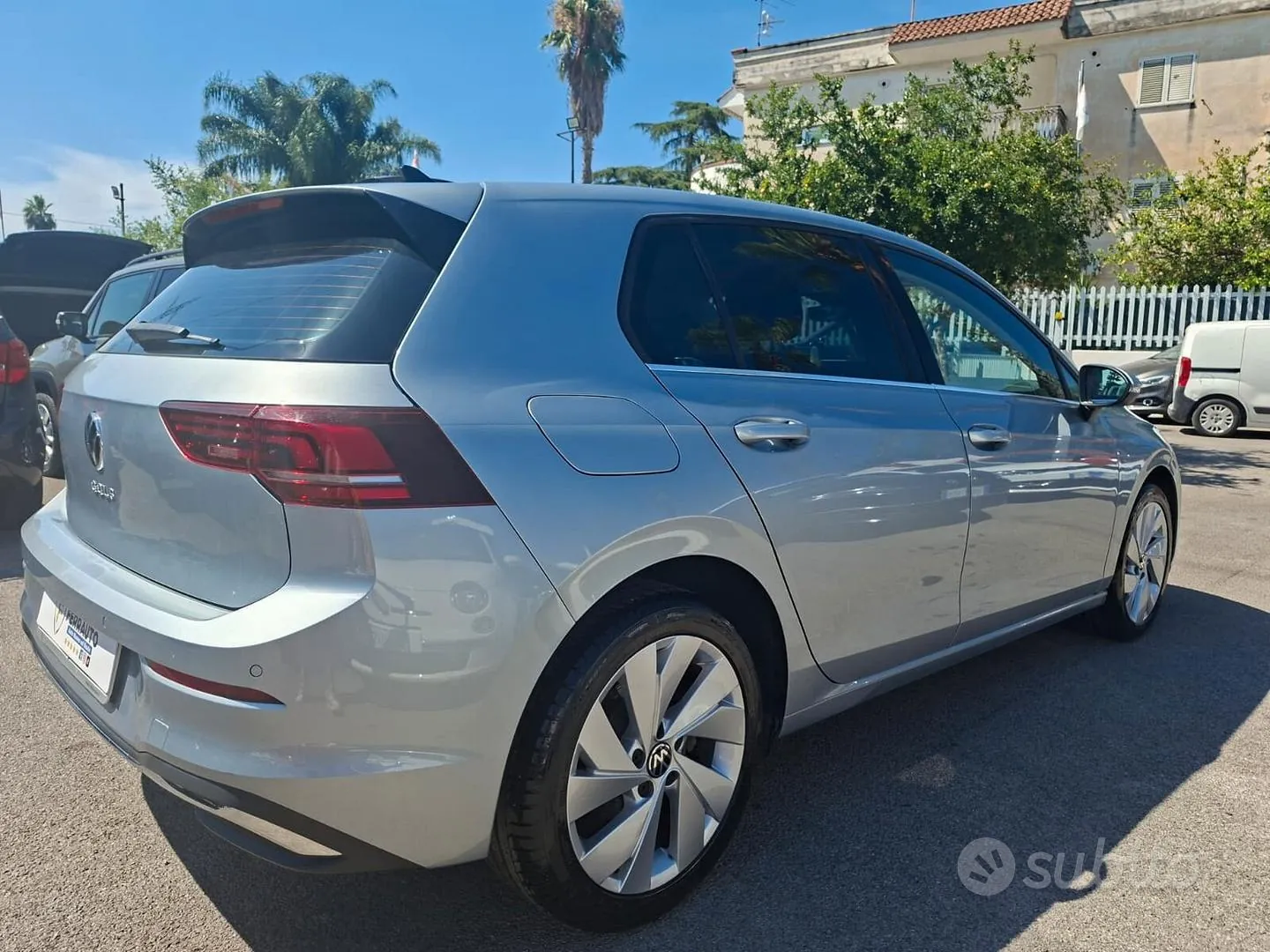 Volkswagen Golf 2025 photo 3