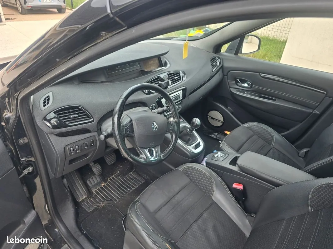 Renault Grand Scenic 2014 photo 3