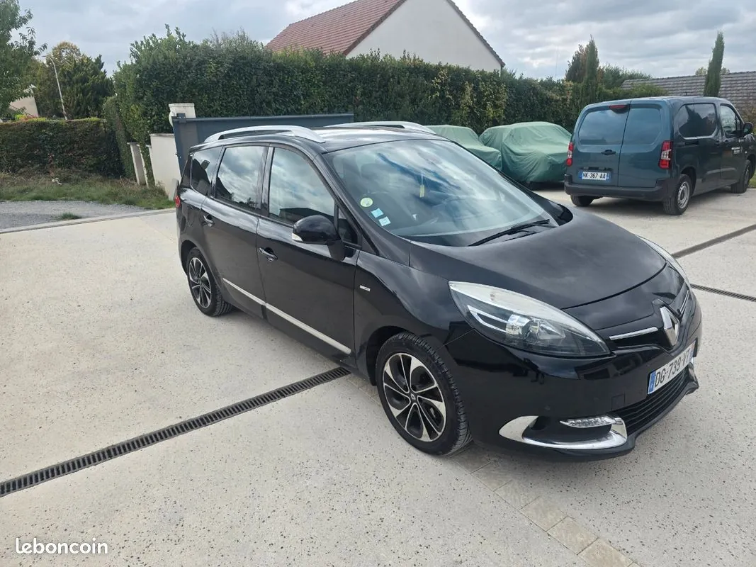 Renault Grand Scenic 2014 photo 2