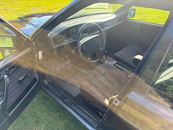 Mercedes-Benz 190 E 1993 photo 4