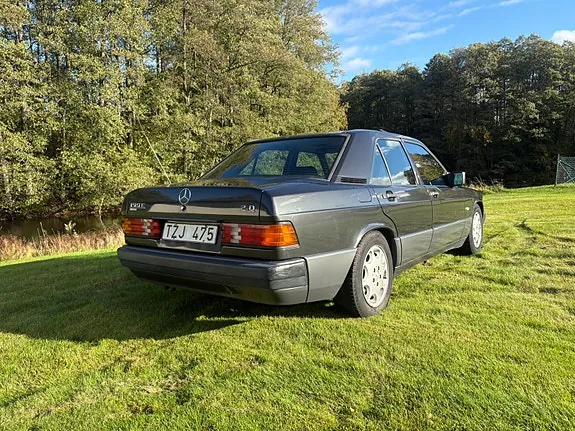 Mercedes-Benz 190 E 1993 photo 2