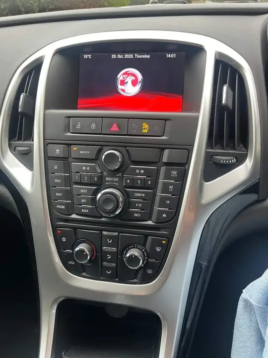 Vauxhall Astra 2015 photo 4