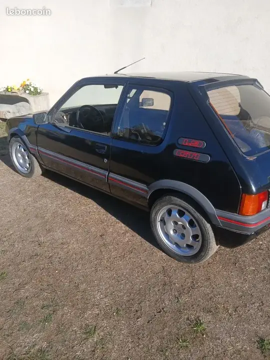 Peugeot 205