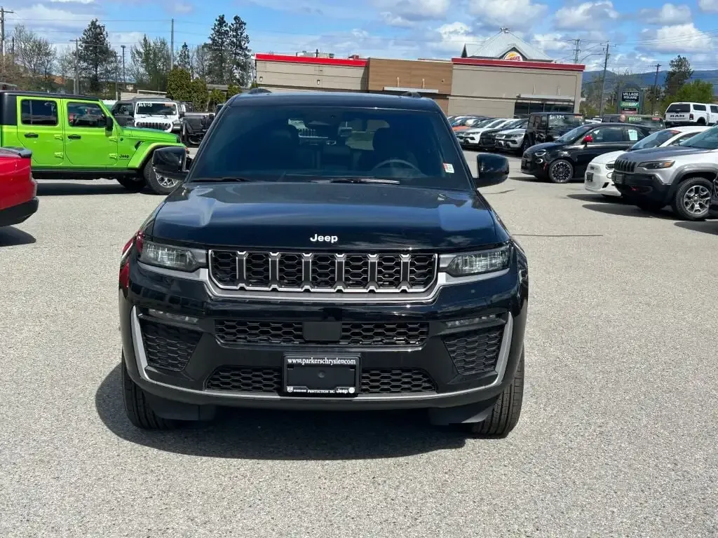 Jeep Grand Cherokee 2026 photo 3