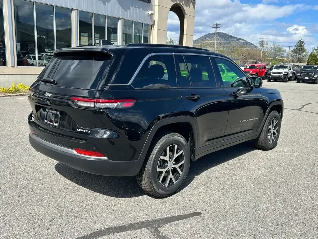 Jeep Grand Cherokee 2026 photo 5
