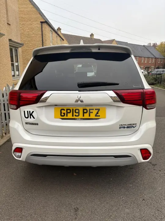 Mitsubishi Outlander 2019 photo 2