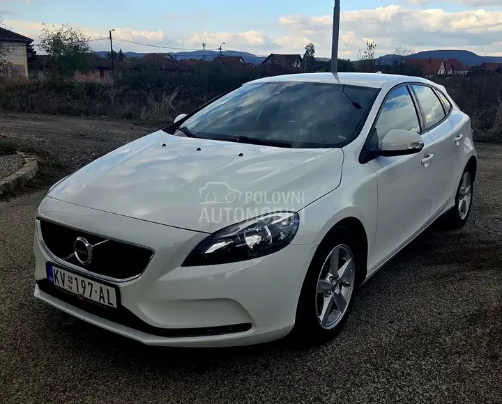 Volvo V40