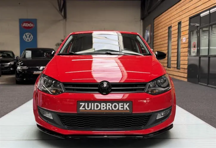 Volkswagen Polo 2011 photo 2