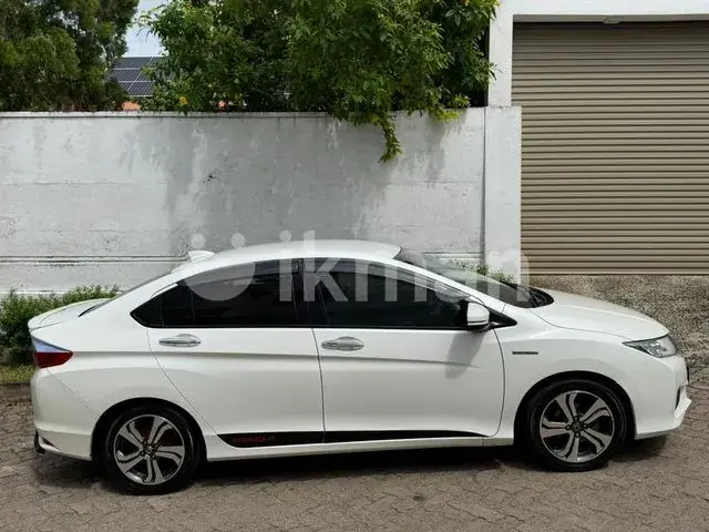 Honda Grace 2014 photo 2