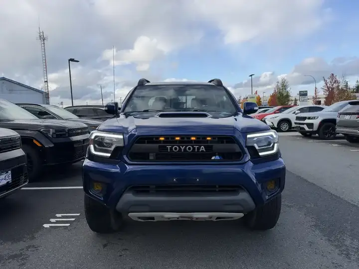 Toyota Tacoma 2015 photo 2