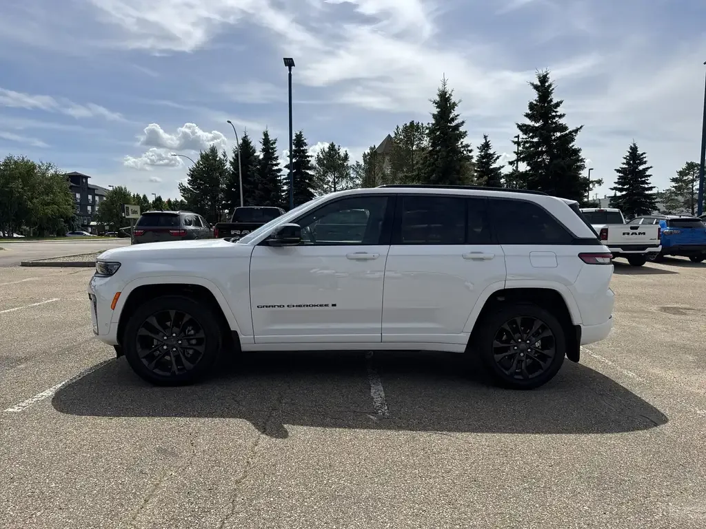 Jeep Grand Cherokee 2026 photo 4