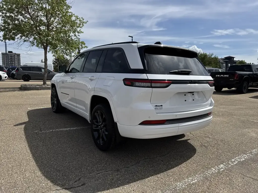 Jeep Grand Cherokee 2026 photo 5