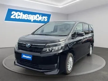 Toyota Voxy 2014 photo 2