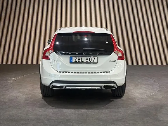 Volvo V60 Cross Country 2018 photo 5