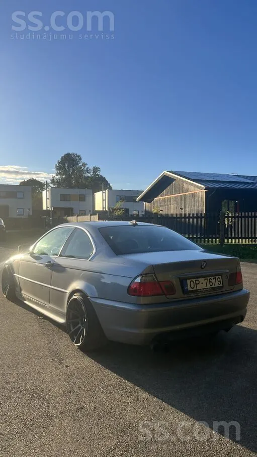 BMW 330 2003 photo 2
