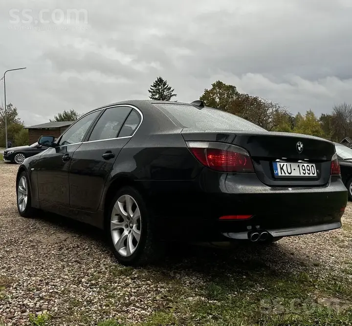 BMW 530D 2004 photo 2