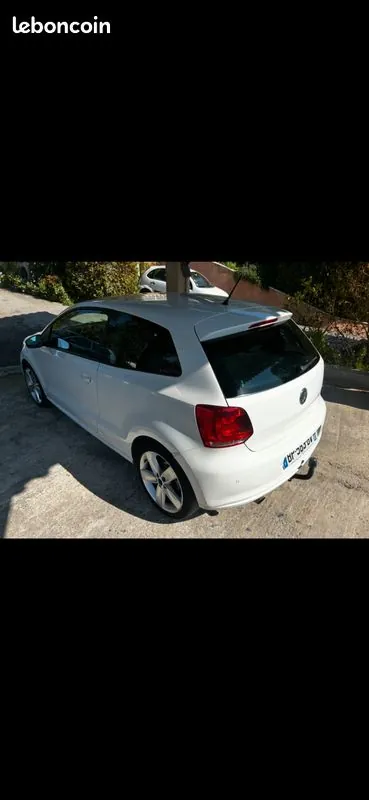 Volkswagen Polo 2011 photo 2