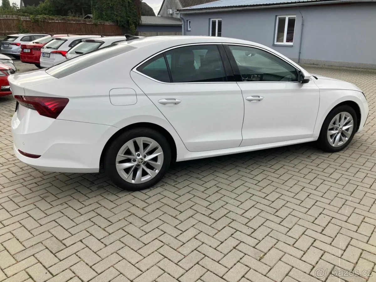 Skoda Octavia 2024 photo 3