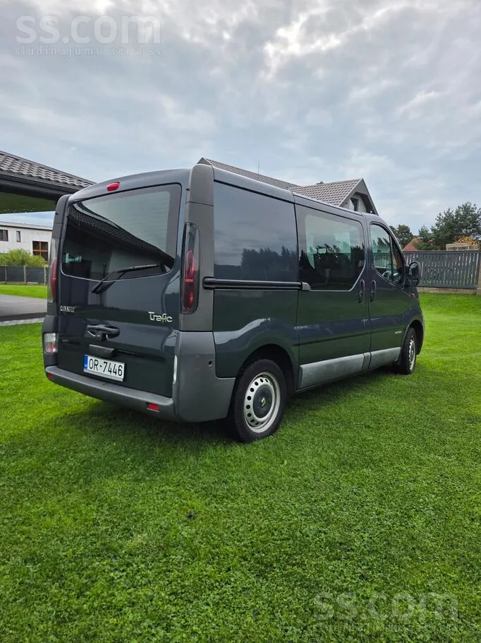 Renault Trafic 2004 photo 3