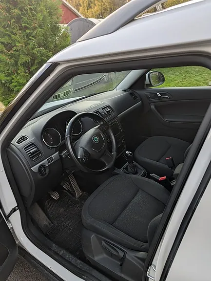 Skoda Yeti 2012 photo 4