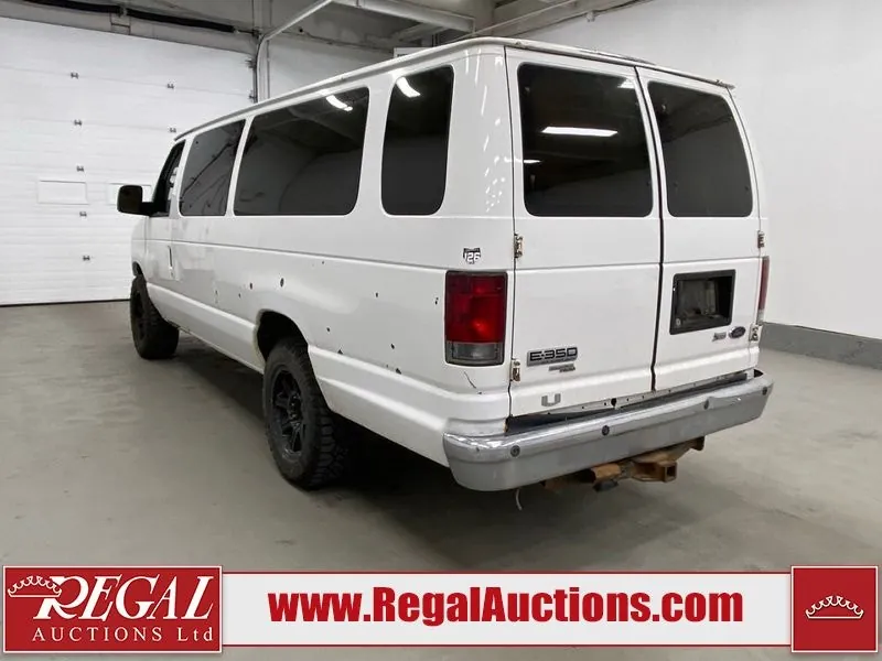 Ford E-350 2011 photo 4