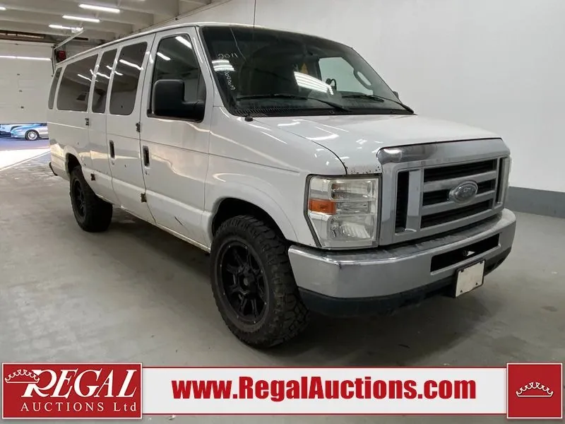 Ford E-350 2011 photo 2