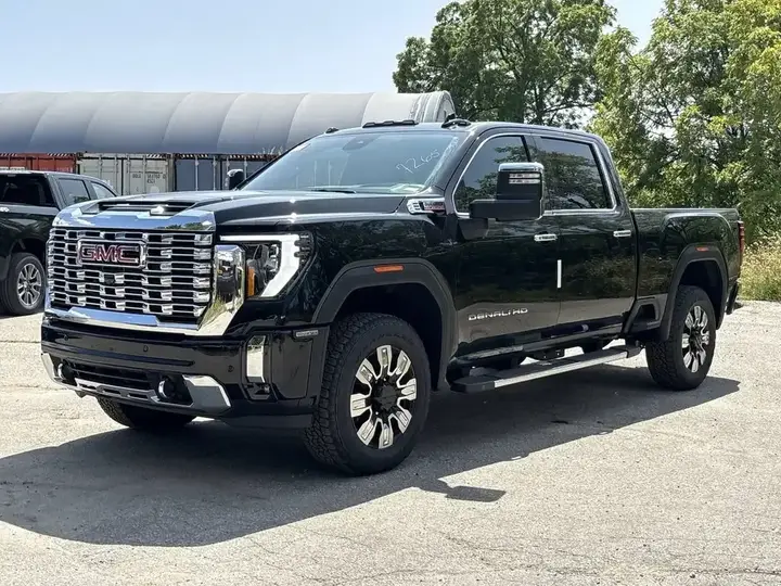 GMC Sierra 2500Hd 2026 photo 4