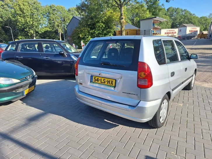 Mitsubishi Space Star 2003 photo 3