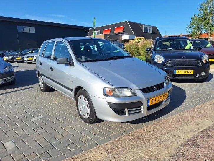 Mitsubishi Space Star 2003 photo 2