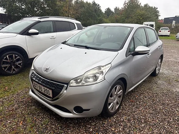 Peugeot 208 2014 photo 3