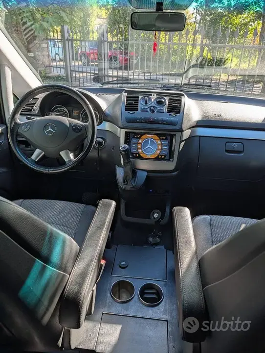 Mercedes-Benz Viano 2011 photo 5