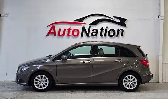 Mercedes-Benz B 180 2013 photo 3