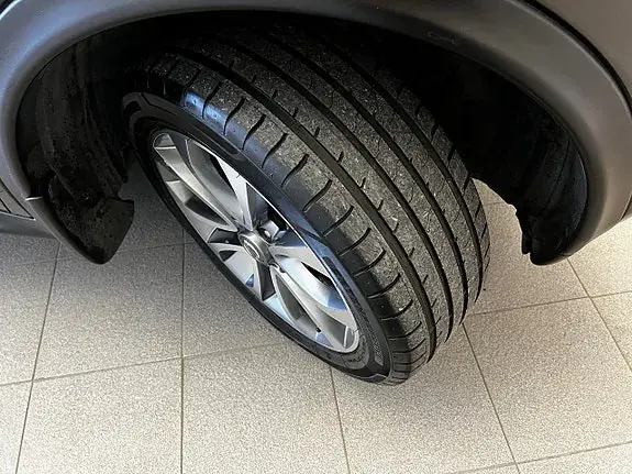 Nissan Juke 2013 photo 2