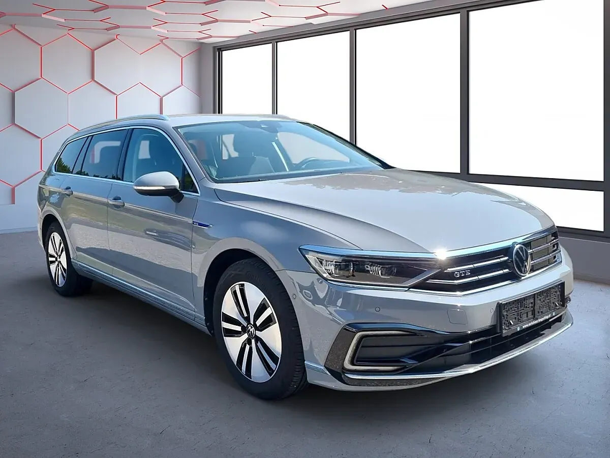 Volkswagen Passat 2022 photo 2