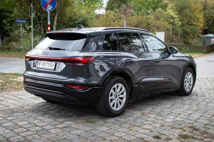 Audi Q6 2024 photo 3