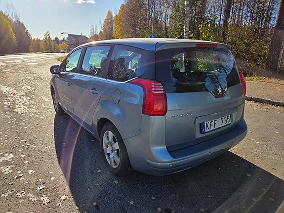 Peugeot 5008 2009 photo 4