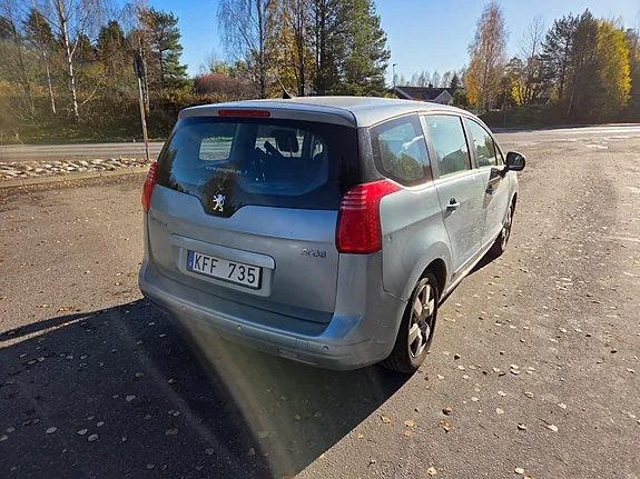 Peugeot 5008 2009 photo 3