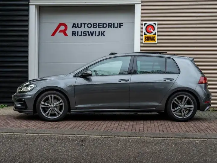 Volkswagen Golf 2020 photo 2