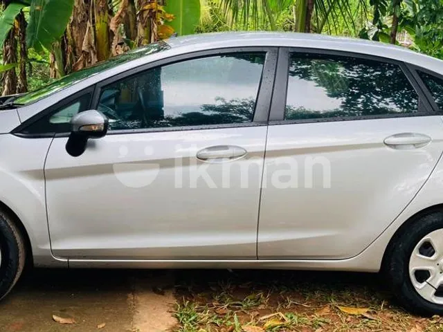 Ford Fiesta 2011 photo 3
