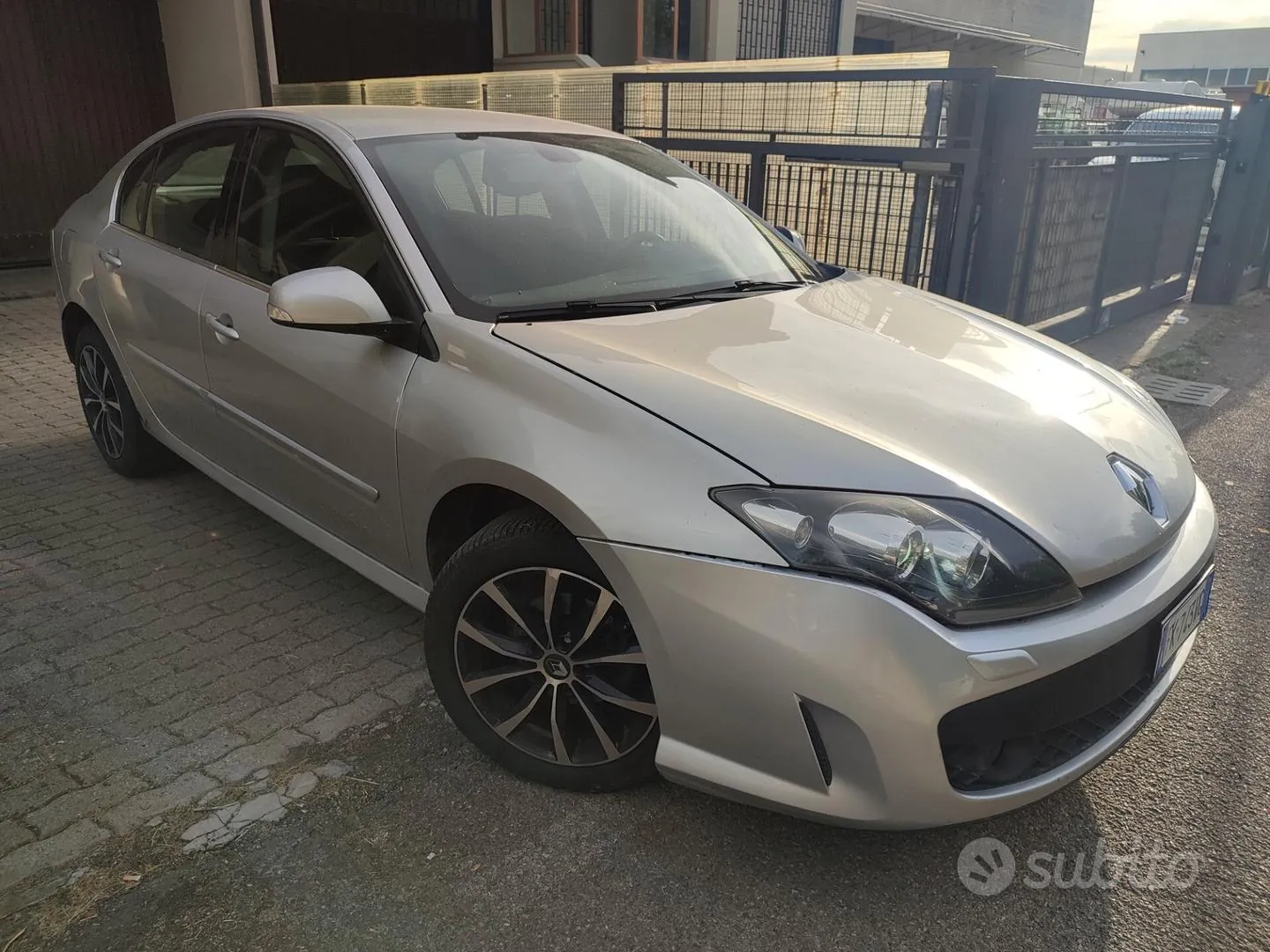 Renault Laguna 2009 photo 3