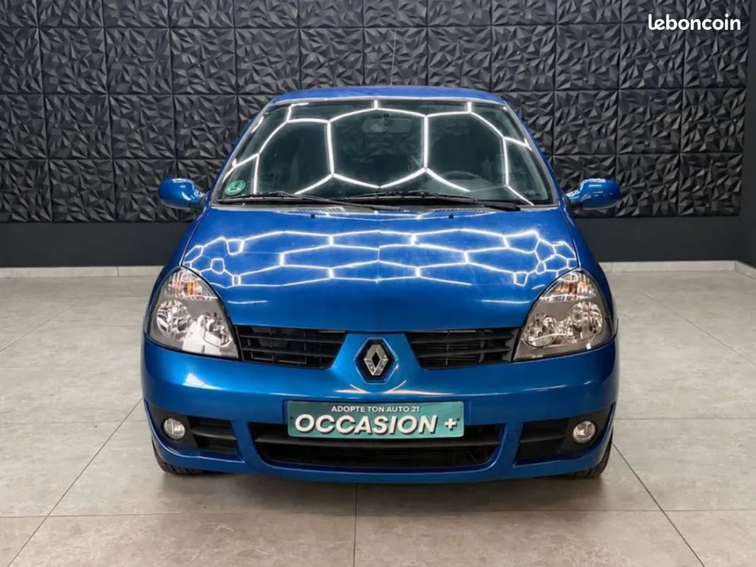 Renault Clio 2007 photo 2