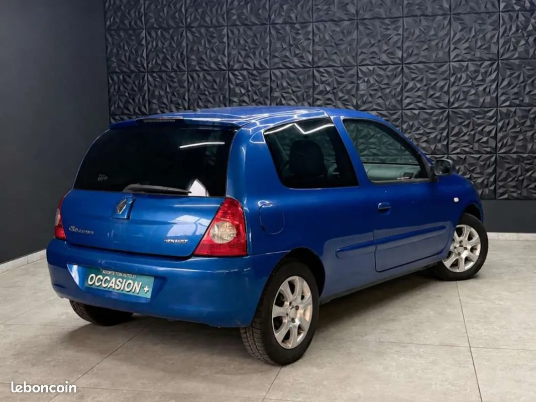 Renault Clio 2007 photo 3