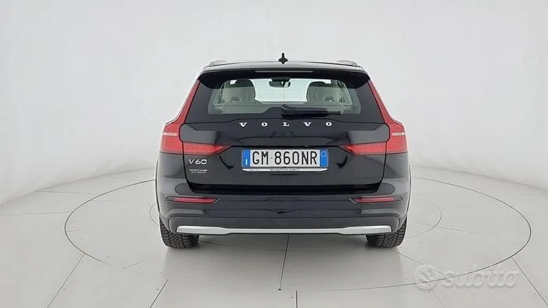 Volvo V60 2022 photo 3